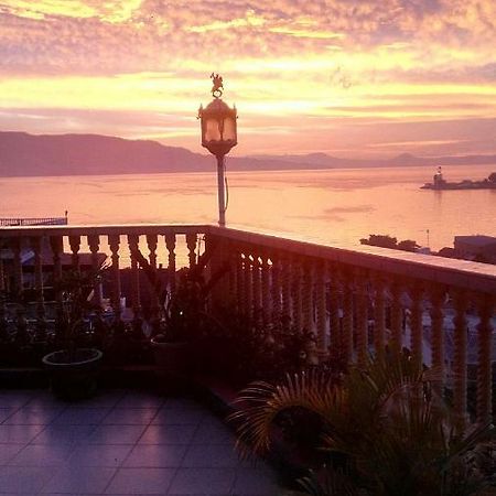 Melissa Palace Hotel And Karaoke Parapat Εξωτερικό φωτογραφία