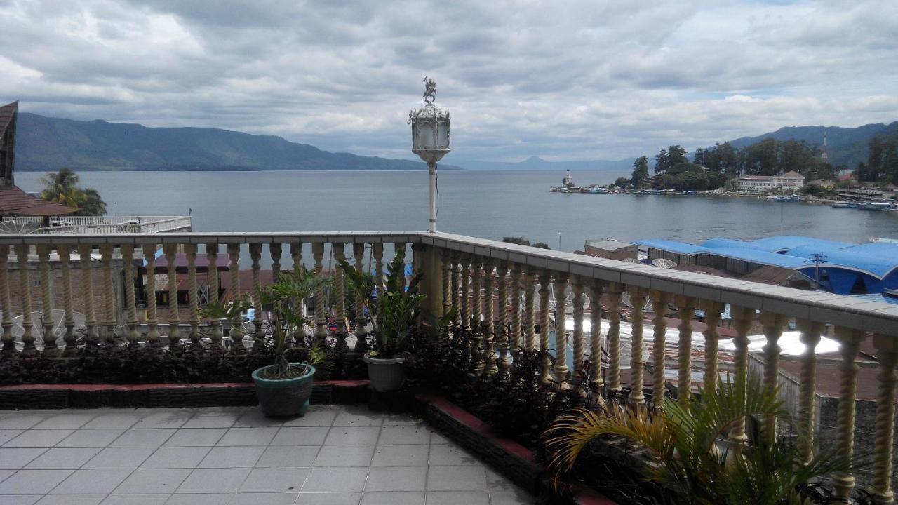 Melissa Palace Hotel And Karaoke Parapat Εξωτερικό φωτογραφία